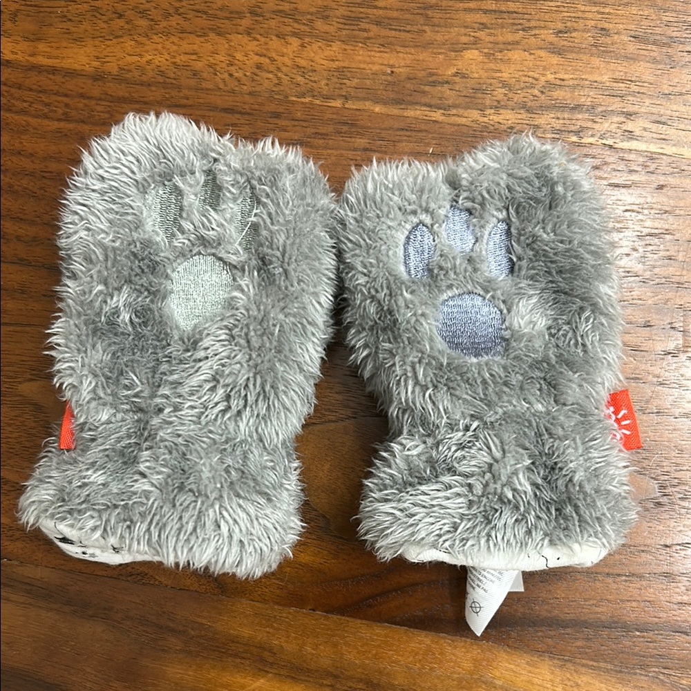 Magnetic me Gray Furry Paw Mittens